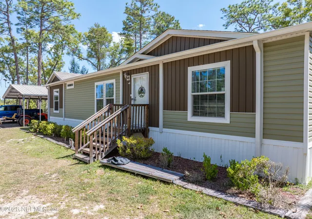 Photo 2 of Manufactured home for sale at 221 Magnolia Rd, Hawthorne, FL 32640 | MLS# 2138767 | Listing updated on 2026-06-30