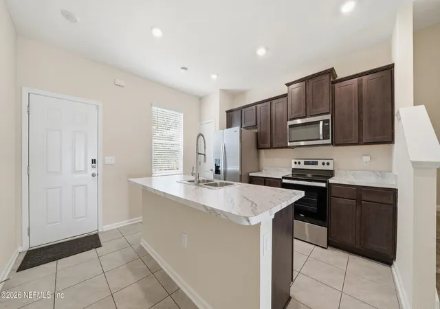 Photo 3 of Townhouse for sale at 843 Centennial St, Jacksonville, FL 32211 | MLS# 2147210 | Listing updated on 2026-08-21