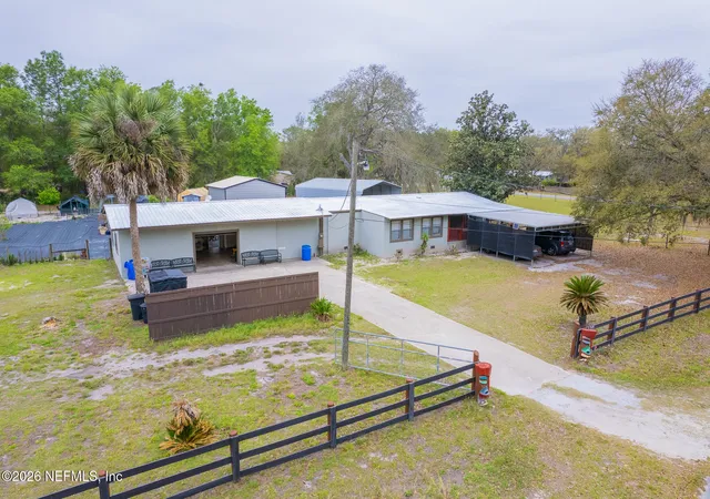 Photo 2 of Manufactured home for sale at 239 Lynne Dr, Palatka, FL 32177 | MLS# 2139258 | Listing updated on 2026-04-17