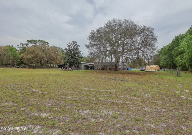 Photo 5 of Manufactured home for sale at 239 Lynne Dr, Palatka, FL 32177 | MLS# 2139258 | Listing updated on 2026-04-17