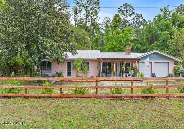 Homes for sale in East Palatka, FL | 350 Hwy 17, East Palatka, FL 32131 | MLS# 2139434