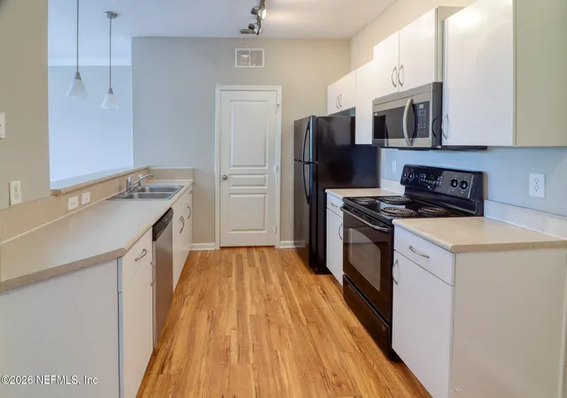 Homes for sale in Jacksonville, FL | 8290 Gate Pkwy W #1115, Jacksonville, FL 32216 | MLS# 2139526