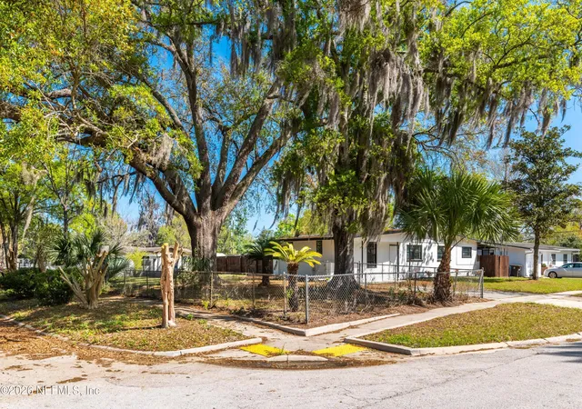 Homes for sale in Jacksonville, FL | 7541 Strato Rd, Jacksonville, FL 32210 | MLS# 2139237