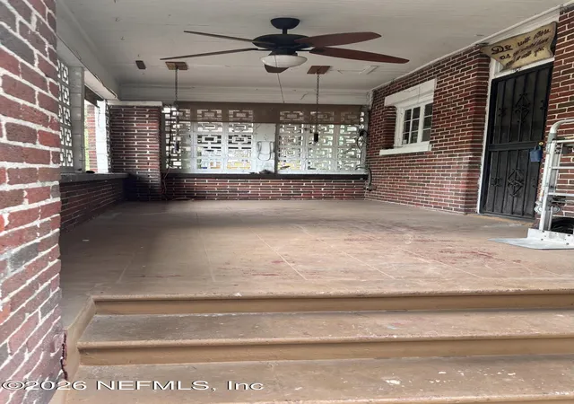 2nd image of 228 W 11th St, Jacksonville, FL 32206 | MLS# 2142390