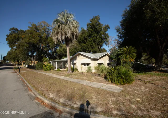 2nd image of 465 Se Palmetto Ave, Keystone Heights, FL 32656 | MLS# 2144818