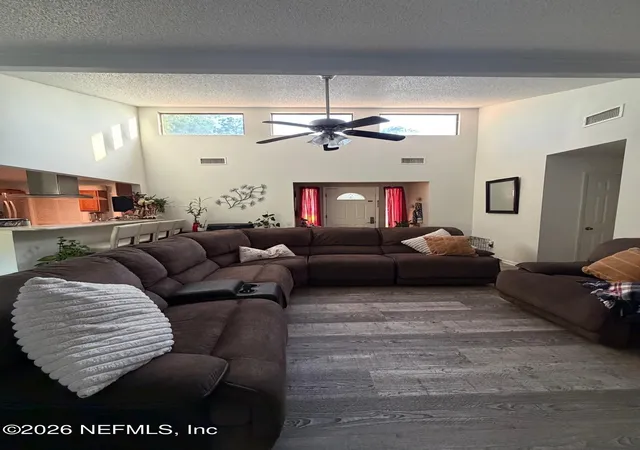 Photo 3 of Single family home for sale at 4235 Queensway Dr, Jacksonville, FL 32257 | MLS# 2139494 | Listing updated on 2026-05-18