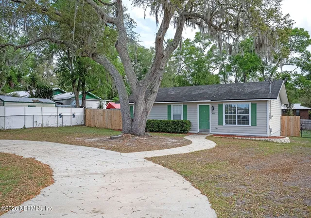 2nd image of 430 Sw Jasmine Ave, Keystone Heights, FL 32656 | MLS# 2139813