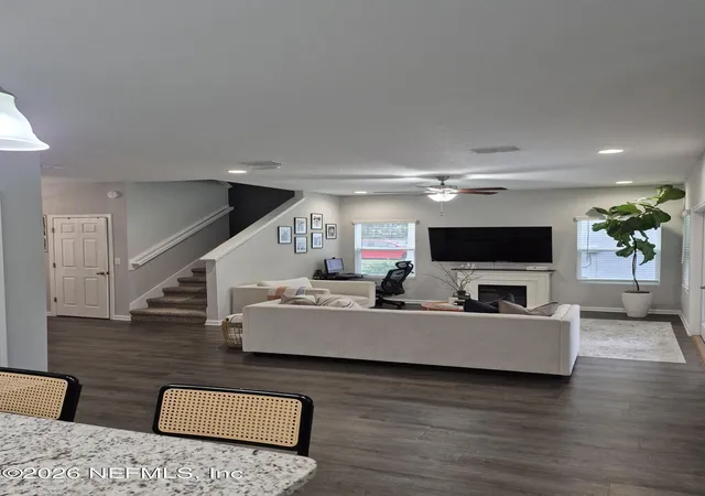 5th image of 6093 Hyde Park Cir, Jacksonville, FL 32210 | MLS# 2139618