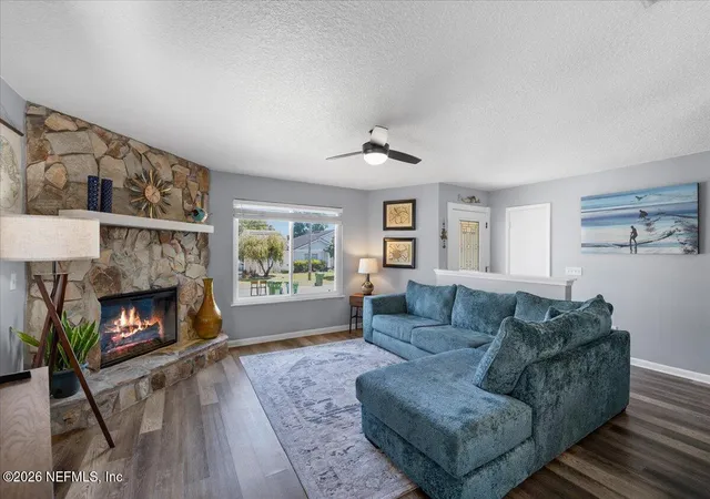 5th image of 918 17Th St N, Jacksonville Beach, FL 32250 | MLS# 2140273