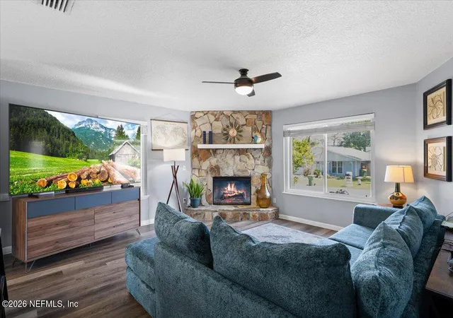 Photo 2 of Single family home for sale at 918 17th Street N, Jacksonville Beach, FL 32250 | MLS# 2140273 | Listing updated on 2026-09-06