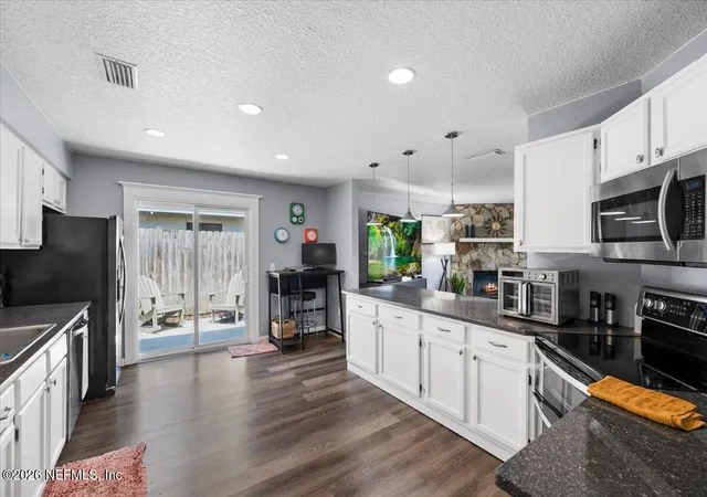 Photo 4 of Single family home for sale at 918 17th Street N, Jacksonville Beach, FL 32250 | MLS# 2140273 | Listing updated on 2026-09-06