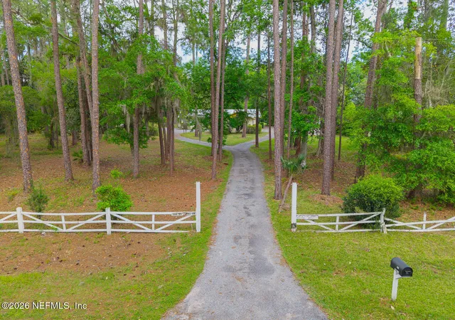 Photo 3 of Single family home for sale at 202 Saint Johns Dr, Palatka, FL 32177 | MLS# 2140027 | Listing updated on 2026-07-13