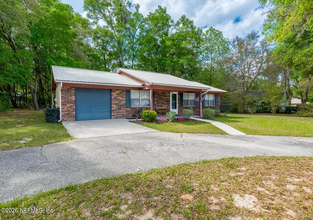 Homes for sale in Melrose, FL | 102 Swans Nest Cir, Melrose, FL 32666 | MLS# 2140152