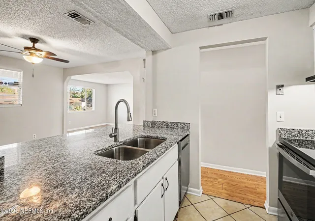 5th image of 4226 Loys Dr, Jacksonville, FL 32246 | MLS# 2141185