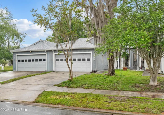 Homes for sale in Jacksonville, FL | 4023 Stillwood Dr, Jacksonville, FL 32257 | MLS# 2140725