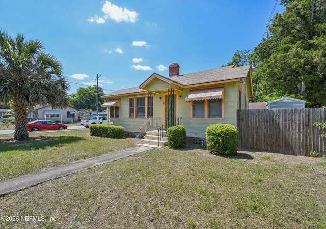3rd image of 395 Duray Ct, Jacksonville, FL 32208 | MLS# 2140861