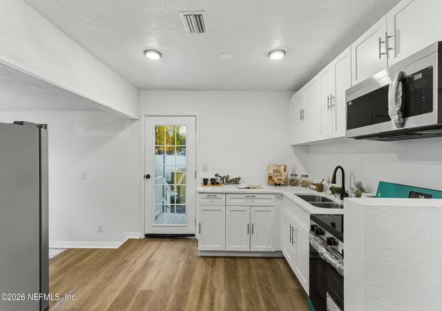 Photo 3 of Sale Pending at 2892 Gilmore St, Jacksonville, FL 32205 | MLS# 2140907 | Listing updated on 2026-07-16
