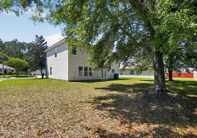 Photo 3 of Single family home for sale at 1124 Sunray Ct, Jacksonville, FL 32218 | MLS# 2141004 | Listing updated on 2026-09-10
