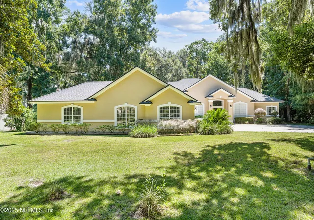 1st image of 686 Frederic Dr, Fleming Island, FL 32003 | MLS# 2141011