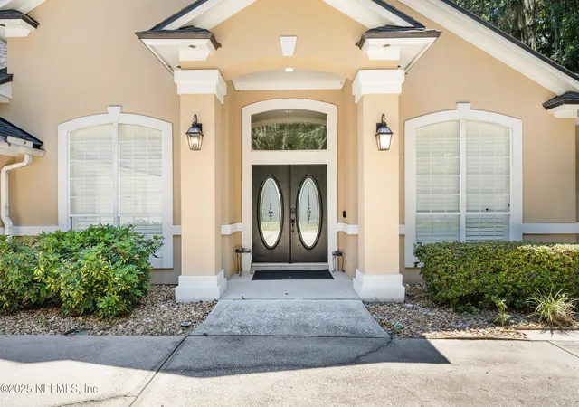 Photo 3 of Single family home for sale at 686 Frederic Dr, Fleming Island, FL 32003 | MLS# 2141011 | Listing updated on 2026-09-06