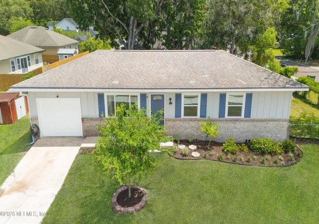 Homes for sale in Green Cove Springs, FL | 100 N Highland Ave, Green Cove Springs, FL 32043 | MLS# 2142179