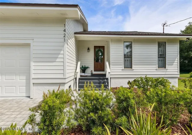 Photo 3 of Single family home for sale at 1421 Highland Dr, Fernandina Beach, FL 32034 | MLS# 2141263 | Listing updated on 2026-04-22