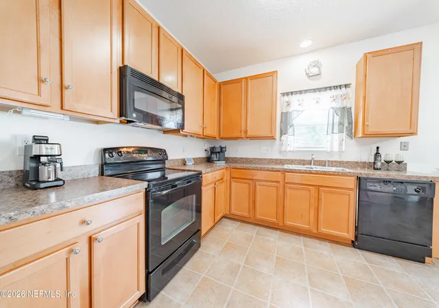 Photo 4 of Sale Pending at 6054 Chestnut Gelding Ln, Jacksonville, FL 32234 | MLS# 2141684 | Listing updated on 2026-09-17