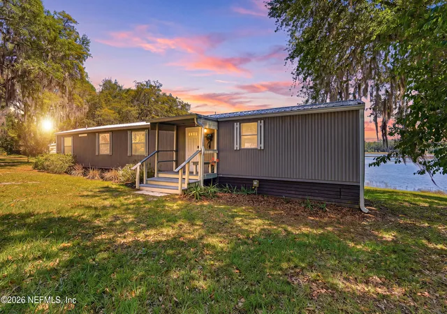 Homes for sale in Hawthorne, FL | 115 Lake Susan Rd, Hawthorne, FL 32640 | MLS# 2141475