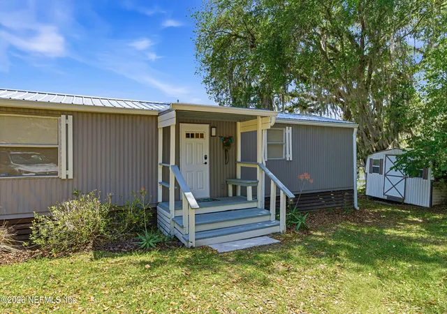 Homes for sale in Hawthorne, FL | 115 Lake Susan Rd, Hawthorne, FL 32640 | MLS# 2141475