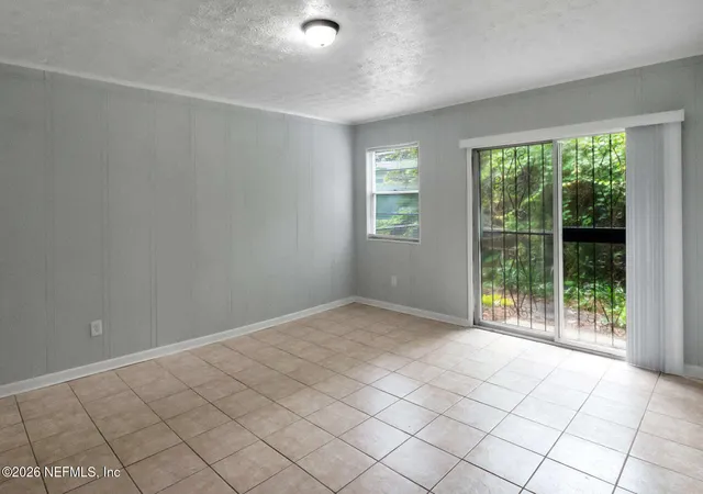 Photo 4 of Sale Pending at 5626 Verbena Rd, Jacksonville, FL 32209 | MLS# 2141633 | Listing updated on 2026-10-06