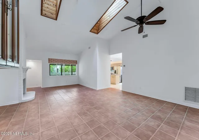 4th image of 1826 Tierra Verde Dr, Atlantic Beach, FL 32233 | MLS# 2141793