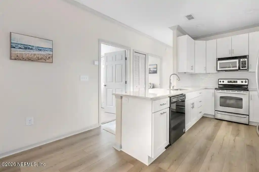 Listing Photo 2 - Condo for sale in 1601 Nectarine St located at 1601 Nectarine St, Fernandina Beach, FL 32034 - Unit #B2
