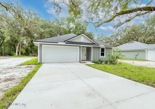 Photo 2 of Single family home for sale at 113 St Lucie St, Florahome, FL 32140 | MLS# 2143423 | Listing updated on 2026-05-04