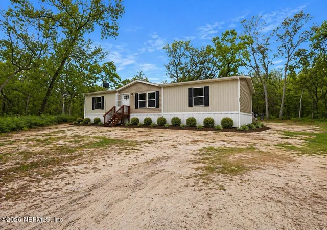 Photo 1 of Manufactured home for sale at 121 Janet Dr, Palatka, FL 32177 | MLS# 2142318 | Listing updated on 2026-10-19