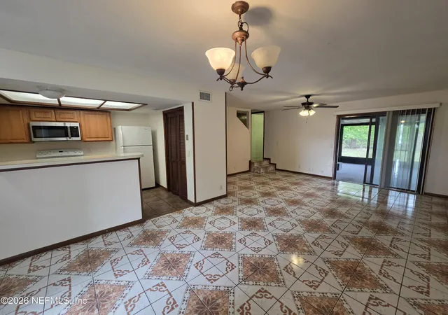 4th image of 745 Century 21 Dr, Jacksonville, FL 32216 | MLS# 2142356