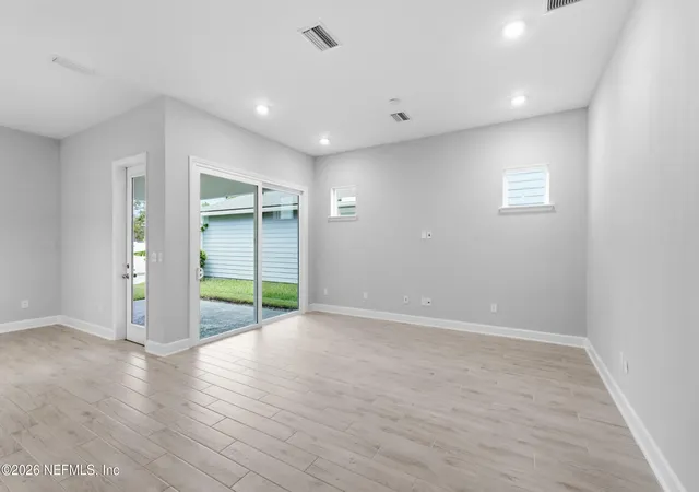 Photo 4 of Single family home for sale at 185 Park Ctr Ave, Ponte Vedra, FL 32081 | MLS# 2143863 | Listing updated on 2026-09-16