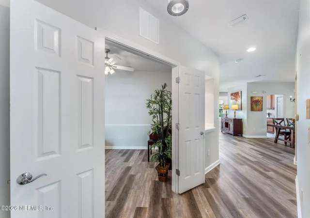 Homes for sale in Jacksonville, FL | 11927 Surfbird Cir #12E, Jacksonville, FL 32256 | MLS# 2143354