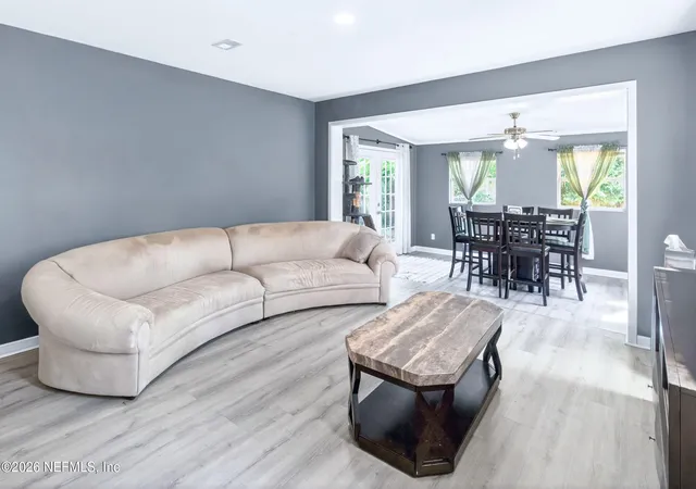 5th image of 1629 Louvre Dr, Jacksonville, FL 32221 | MLS# 2143696