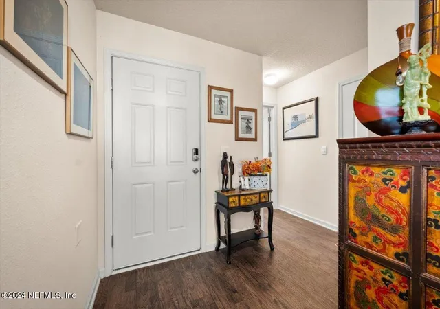Photo 3 of Sale Pending at 2302 Falling Star Ln, Green Cove Springs, FL 32043 | MLS# 2143780 | Listing updated on 2026-10-07