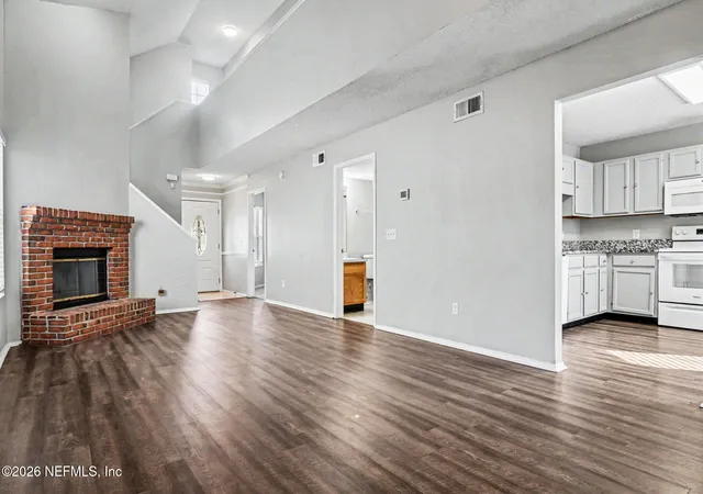 Photo 3 of Single family home for sale at 587 Staffordshire Dr E, Jacksonville, FL 32225 | MLS# 2144739 | Listing updated on 2026-09-03