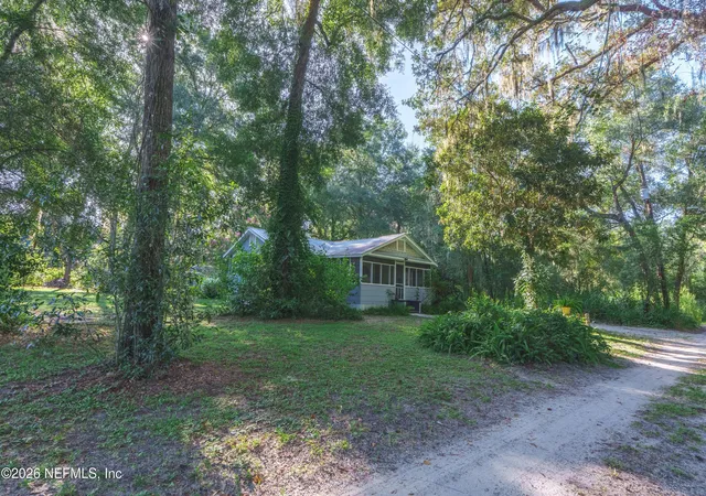 Photo 2 of Single family home for sale at 210 Pine Ave, Pomona Park, FL 32181 | MLS# 2144585 | Listing updated on 2026-09-20