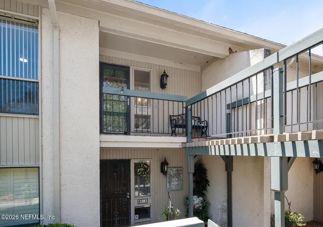 Homes for sale in Jacksonville, FL | 8012 Hollyridge Rd #17, Jacksonville, FL 32256 | MLS# 2144774