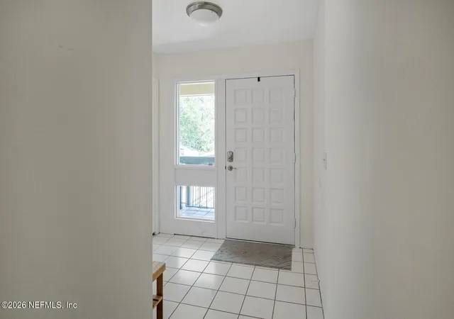Homes for sale in Jacksonville, FL | 8012 Hollyridge Rd #17, Jacksonville, FL 32256 | MLS# 2144774