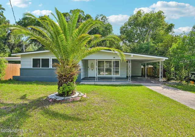 Homes for sale in Green Cove Springs, FL | 802 N Cypress St, Green Cove Springs, FL 32043 | MLS# 2145307
