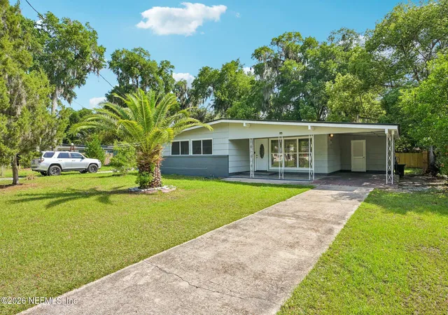 Homes for sale in Green Cove Springs, FL | 802 N Cypress St, Green Cove Springs, FL 32043 | MLS# 2145307