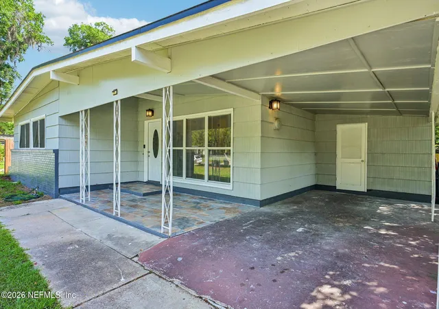 Homes for sale in Green Cove Springs, FL | 802 N Cypress St, Green Cove Springs, FL 32043 | MLS# 2145307