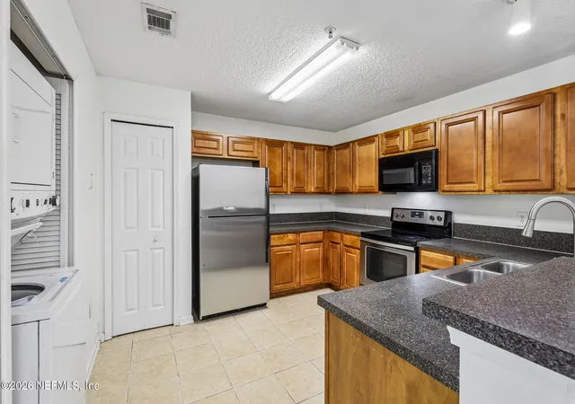 Homes for sale in Jacksonville, FL | 9575 Amarante Cir, Jacksonville, FL 32257