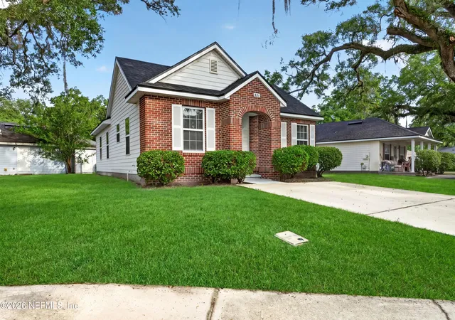 3rd image of 821 Oak Arbor Cir, Jacksonville, FL 32206 | MLS# 2145045