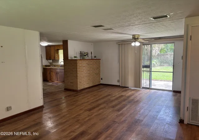 5th image of 1644 Lessard Cir, Jacksonville, FL 32208 | MLS# 2148058