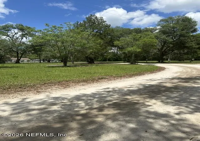 Photo 2 of Sale Pending at 123 Willis Rd, Interlachen, FL 32148 | MLS# 2145678 | Listing updated on 2026-05-22